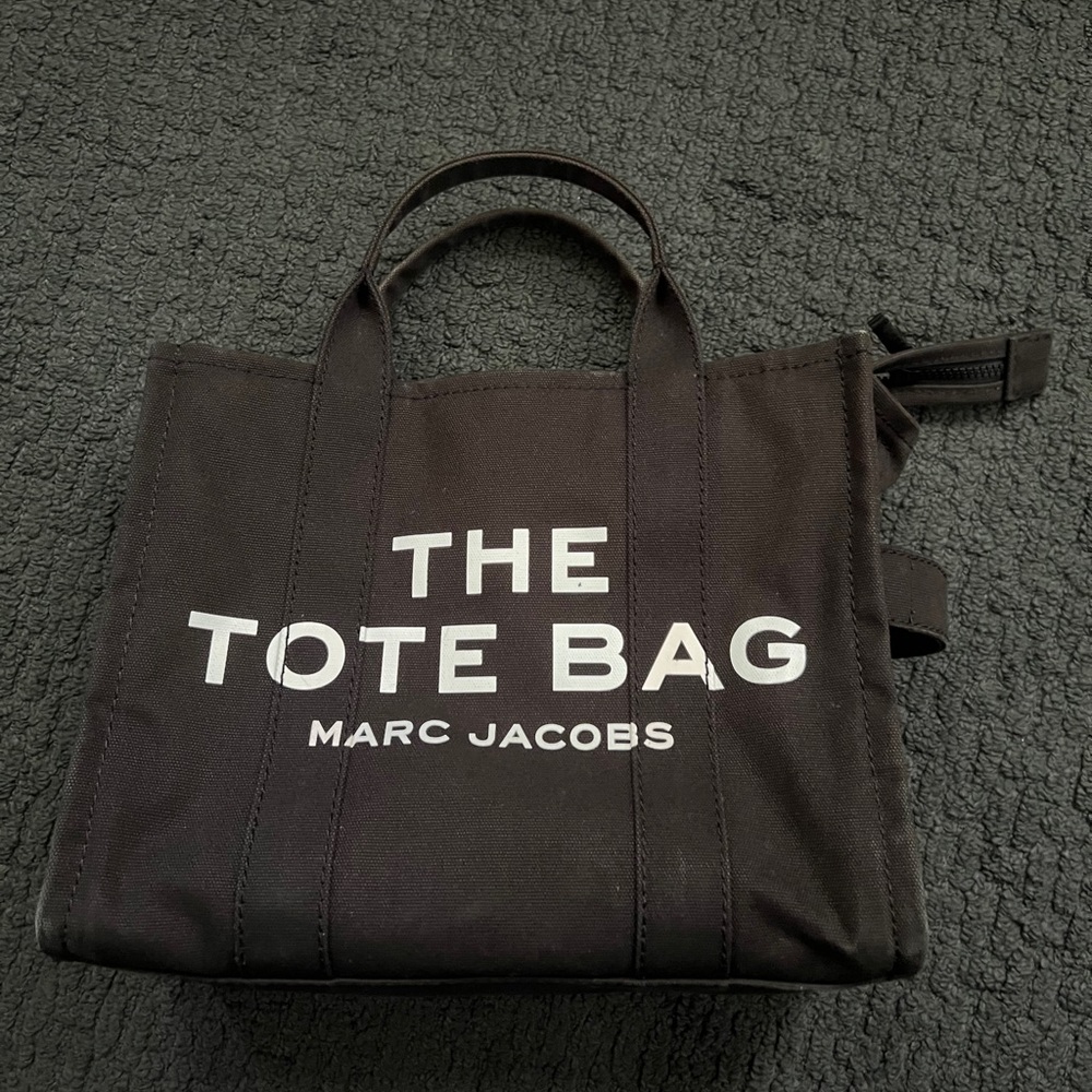 Medium Tote Bag